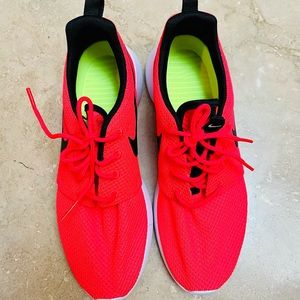 Brand New Nike Shoes Super Light Bright Color